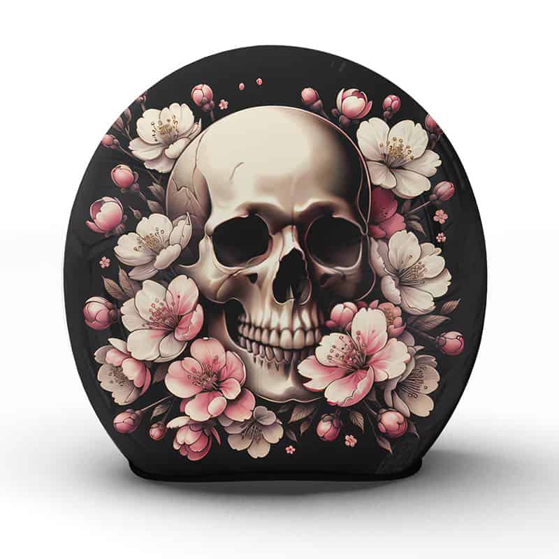 Der "Petal" Helm feiert mit seinen floralen Mustern um einen stilisierten Totenkopf die Vergänglichkeit - Jetzt bestellen!