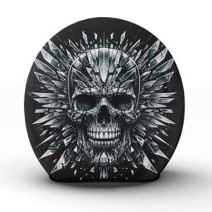 Der "Shard" Helm ist ein kraftvolles Kunstwerk und zeigt einen Totenkopf mit Glasssplitter - Jetzt bestellen!