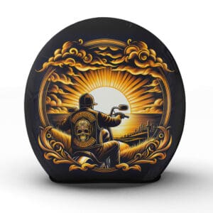 Der handgefertigte "Sunset" Helm fängt das Flair endloser Freiheit ein kombiniert mit der Ruhe eines Sonnenuntergangs - Jetzt bestellen!