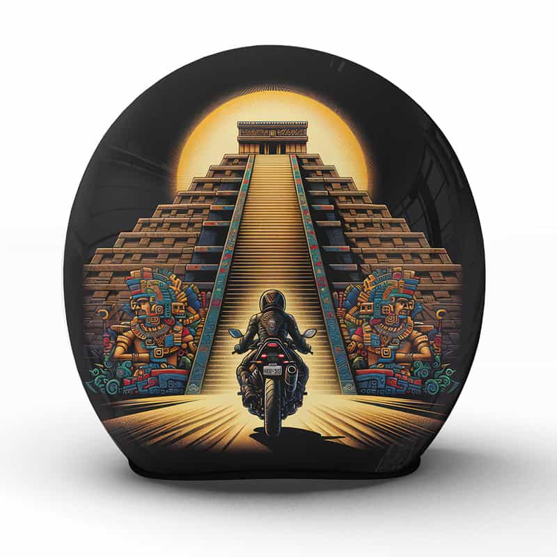 Der handgefertigte "Teotihuacan" Helm erweckt den Geist der Abenteuer und der historischen Ehrfurcht in jedem Biker - Jetzt bestellen!