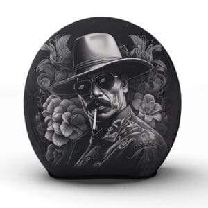 Der gefertigte "Guapo" Helm feiert mit seinem lässigen Design die Selbstsicherheit und den Chicano Stil des modernen Bikers - Jetzt bestellen!