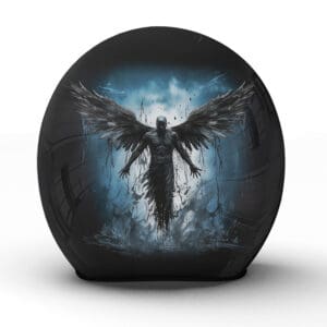 Der "Fallen" Jethelm verkörpert mit seinem gefallenen Engel-Motiv den Geist der Widerstandsfähigkeit - Jetzt bestellen!