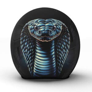 Der "Cobra" Jethelm aus unserer Manufaktur fängt die Essenz der Königskobra ein